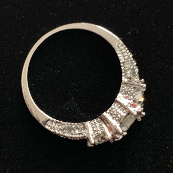 Ring Engagement - Picture 2 of 6